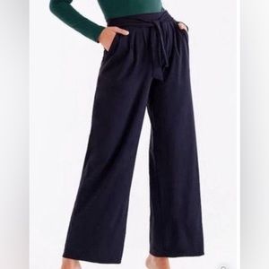 Good used condition. ADAY Snap It Up Pant in midnight. Size small